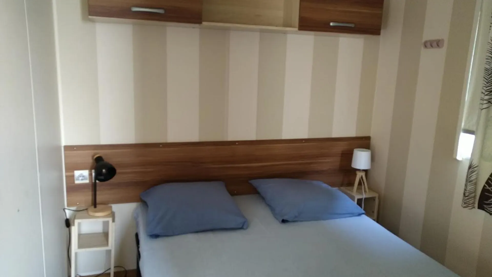 בית נופש Mobil Home With Pool In דינאר